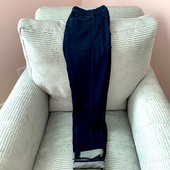 J Brand Women’s Dark Wash Jeans. Pleating down the front w/Cuffed Hem. Size 29 - Picture 1 of 11